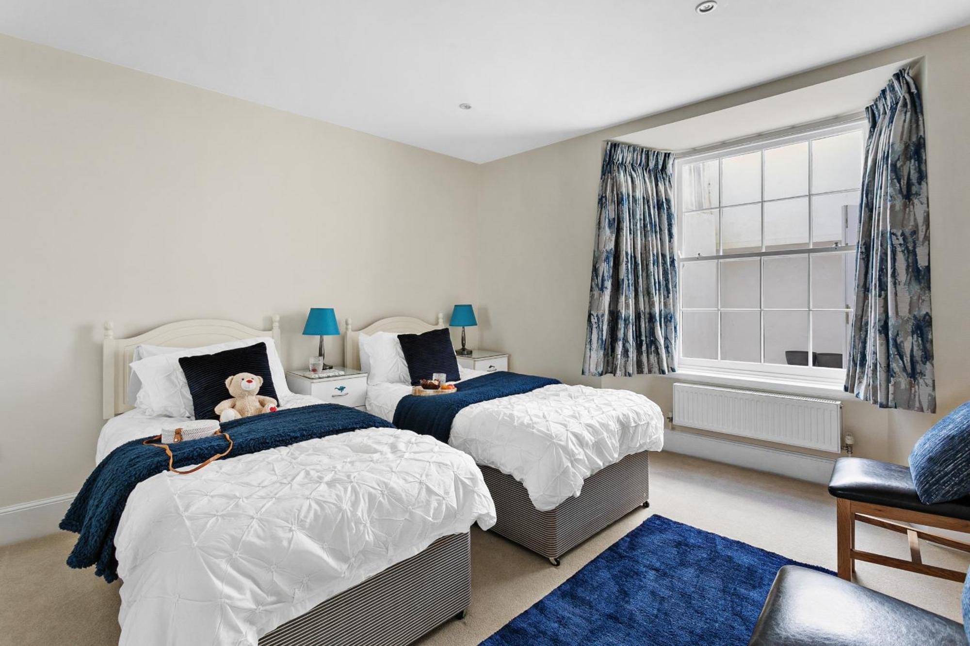 Sovereign House - Close To Harbour With Parking Torquay Exterior photo